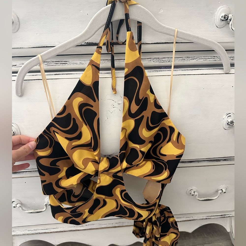 Small Retro Trendy Crop Top 💛🤎🖤